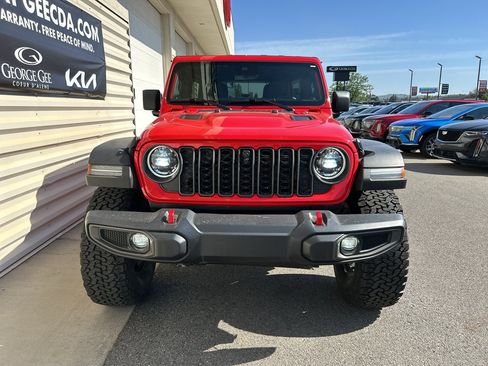 Used 2024 Jeep Wrangler Unlimited Rubicon w/ XTREMEE 35" Tire Package AWD/4WD image 2