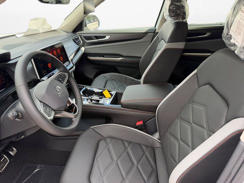 New 2026 Volkswagen Atlas Peak Edition AWD/4WD image 9