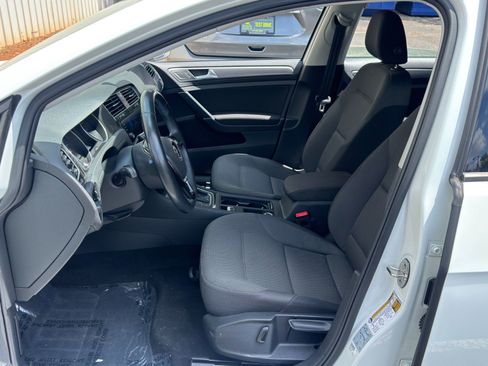 Used 2019 Volkswagen e-Golf SE w/ Driver Assistance Package FWD image 15
