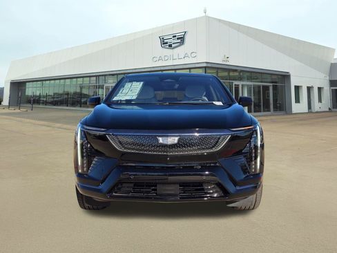 New 2026 Cadillac Optiq Sport 2 w/ LPO, Floor Liner Package AWD/4WD image 2