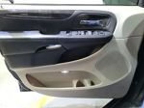 Used 2020 Dodge Grand Caravan SE image 15