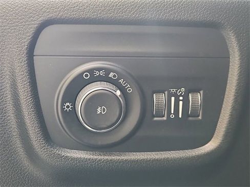 Used 2021 Jeep Grand Cherokee L Limited image 18