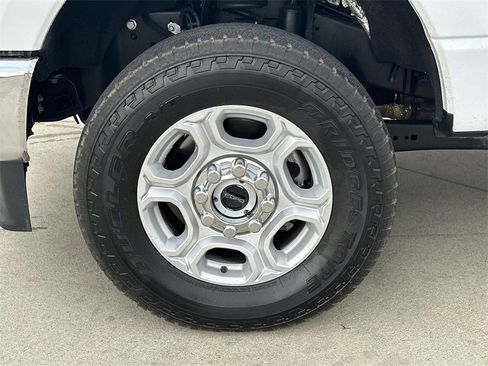 Used 2025 Ford F350 XLT w/ FX4 Off-Road Package image 6
