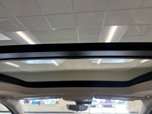 Used 2023 Buick Envision Avenir image 22