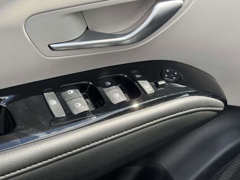 Used 2023 Hyundai Tucson Limited image 16