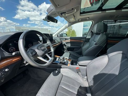Used 2023 Audi Q5 2.0T Prestige w/ Prestige Package image 9