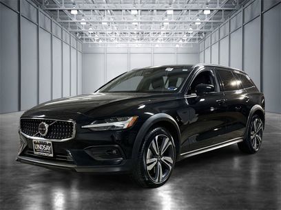 Used 2025 Volvo V60 B5 Cross Country Plus