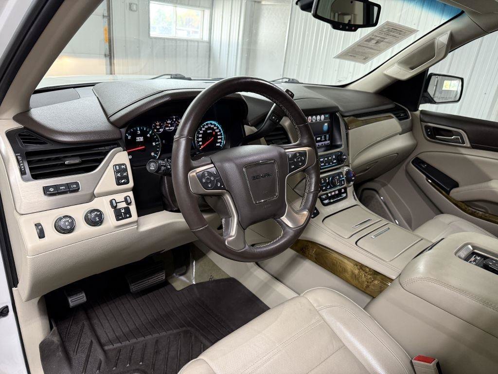 Used 2017 GMC Yukon XL Denali w/ Open Road Package AWD/4WD image 16