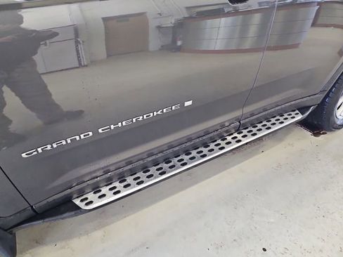 Used 2022 Jeep Grand Cherokee Limited image 24