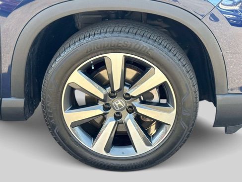 Certified 2024 Honda Pilot Touring image 6