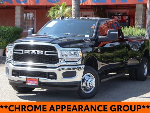 Used 2024 RAM 3500 Tradesman w/ Chrome Appearance Group AWD/4WD image 4