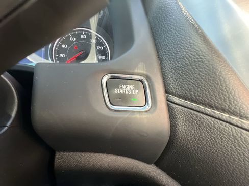 Used 2020 GMC Acadia SLT w/ LPO, Floor Liner Package image 17