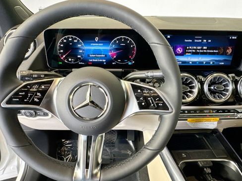 New 2026 Mercedes-Benz GLA 250 image 11