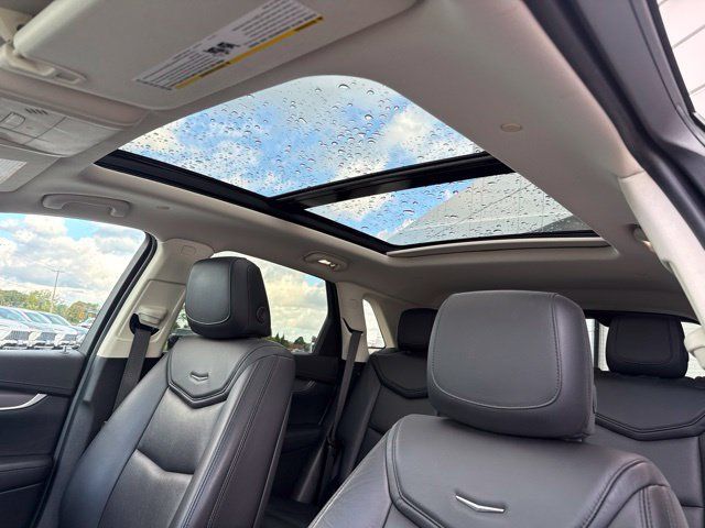 Certified 2018 Cadillac XT5 Luxury w/ Driver Awareness Package AWD/4WD image 29