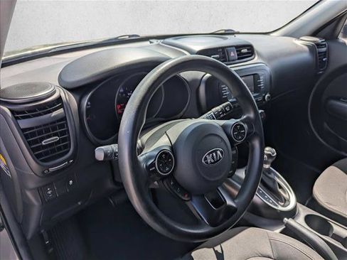 Used 2018 Kia Soul FWD image 12