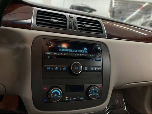Used 2010 Buick Lucerne CX FWD image 28