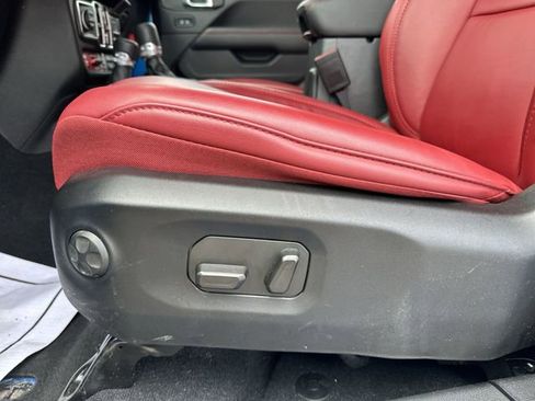 Used 2024 Jeep Wrangler Unlimited Rubicon 392 image 16