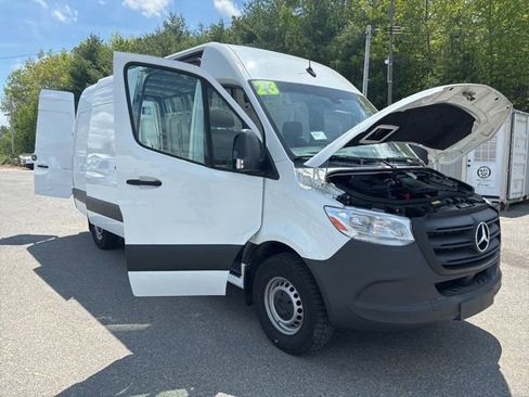 Used 2023 Mercedes-Benz Sprinter 2500 image 17
