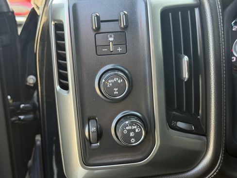 Used 2018 Chevrolet Silverado 1500 LTZ Z71 w/ LTZ Plus Package AWD/4WD image 23
