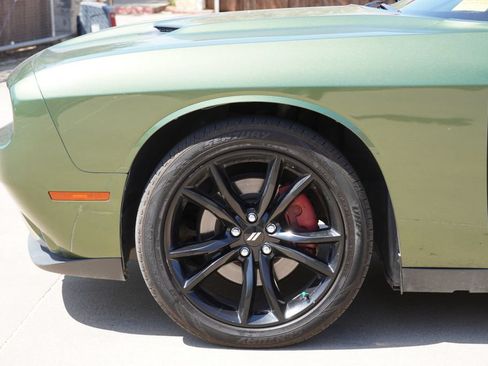 Used 2018 Dodge Challenger SXT Plus RWD image 5