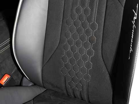 Used 2024 Lamborghini Urus Performante image 40