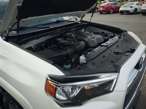 Used 2017 Toyota 4Runner Limited AWD/4WD image 37