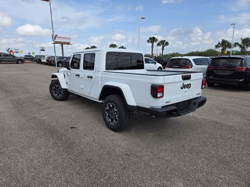 New 2026 Jeep Gladiator Sport AWD/4WD image 5