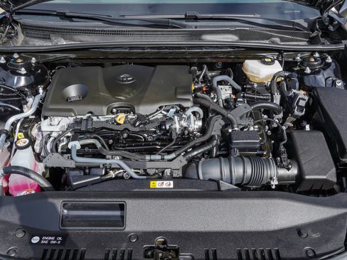 Certified 2025 Toyota Camry SE FWD image 15