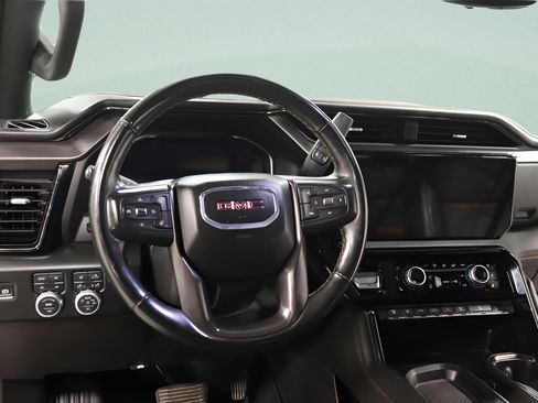 Used 2025 GMC Sierra 2500 AT4 w/ AT4 Premium Plus Package AWD/4WD image 9