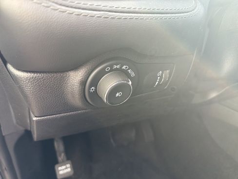 Used 2022 Dodge Durango GT image 13