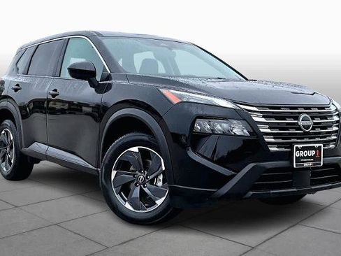 Certified 2025 Nissan Rogue SV image 3