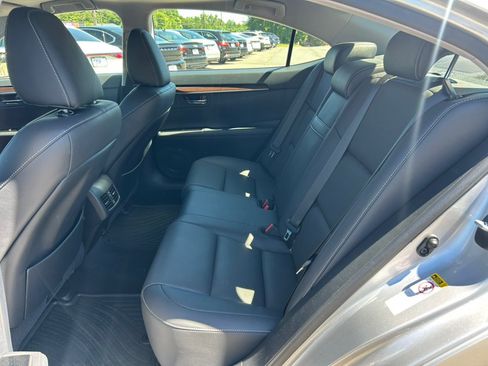 Used 2016 Lexus ES 350 w/ Navigation System Package FWD image 19