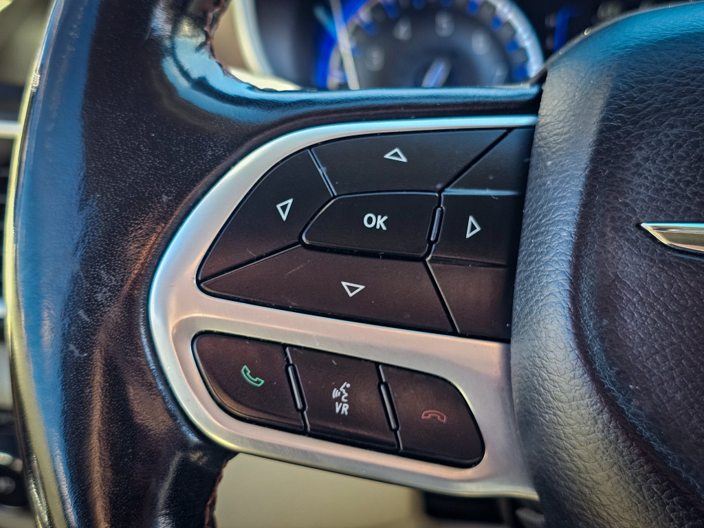Used 2019 Chrysler Pacifica Touring-L FWD image 18