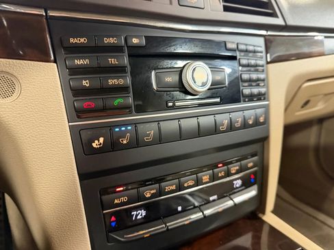 Used 2011 Mercedes-Benz E 350 Cabriolet image 32