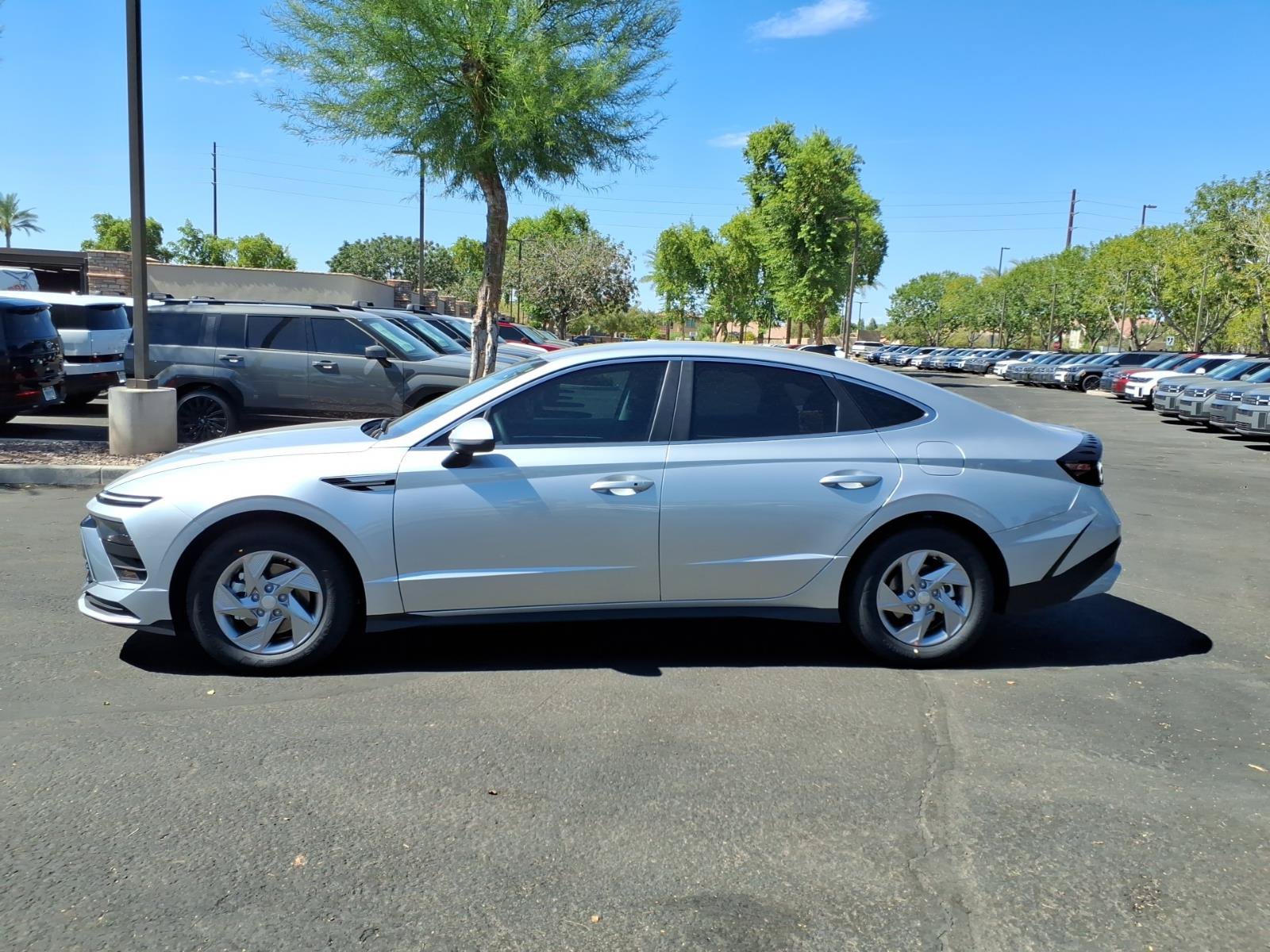 New 2026 Hyundai Sonata SE FWD image 3