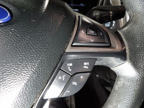 Used 2018 Ford Fusion SE w/ Fusion SE Technology Package FWD image 17
