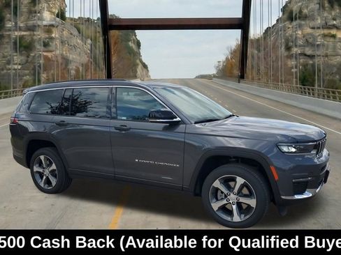 New 2025 Jeep Grand Cherokee L Limited w/ Luxury Tech Group II RWD image 40