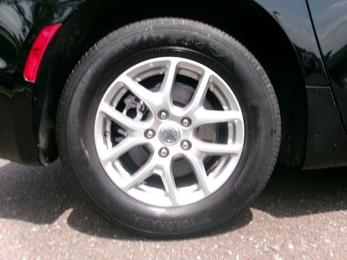 Certified 2024 Chrysler Pacifica Touring-L FWD image 16