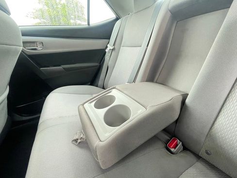 Used 2015 Toyota Corolla LE FWD image 17