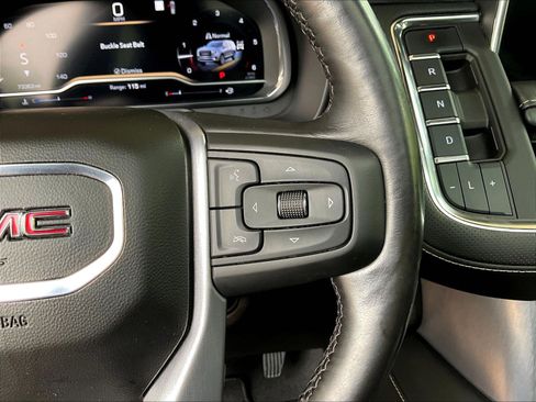 Used 2023 GMC Yukon SLT AWD/4WD image 12