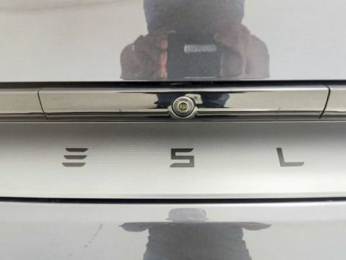 Used 2026 Tesla Model Y Long Range RWD image 47