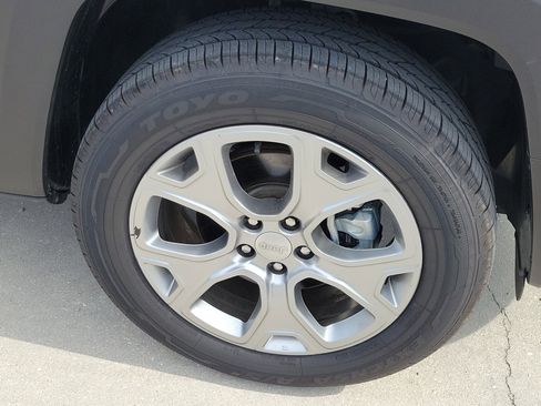 Used 2023 Jeep Renegade Limited AWD/4WD image 8
