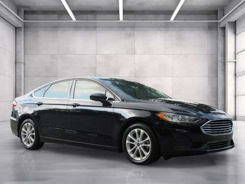 Used 2020 Ford Fusion SE FWD image 1