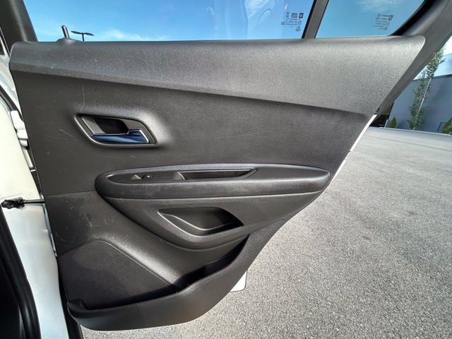 Used 2022 Chevrolet Trax LT w/ LT Convenience Package AWD/4WD image 39