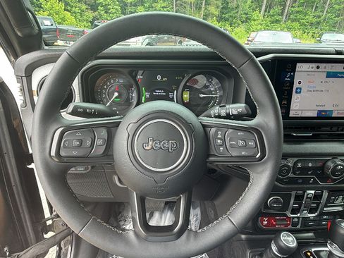 Used 2025 Jeep Wrangler Unlimited Sport S 4xe AWD/4WD image 26