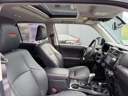 Used 2019 Toyota 4Runner TRD Off-Road Premium AWD/4WD image 9