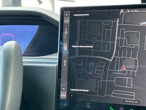 Used 2022 Tesla Model X Plaid image 31