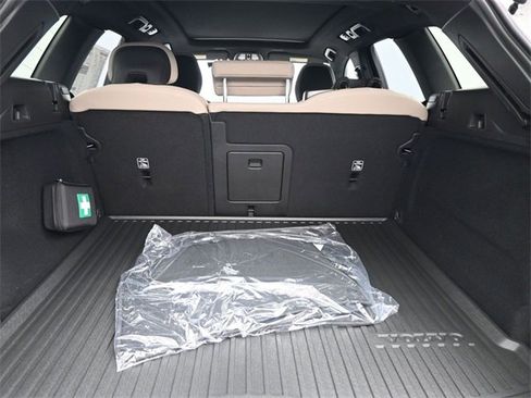 New 2026 Volvo XC60 B5 Plus w/ Protection Package Premier image 32