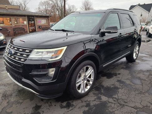 Used 2016 Ford Explorer XLT AWD/4WD image 2
