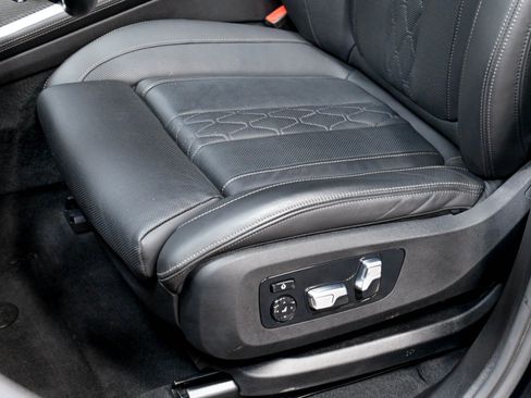 Used 2023 BMW ALPINA XB7 AWD/4WD image 8